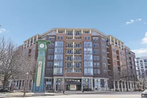 437 W Division St #310, Chicago, IL 60610