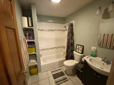 Bath - 1230 E Calumet St, Centralia, IL 62801 photo 3 of 4