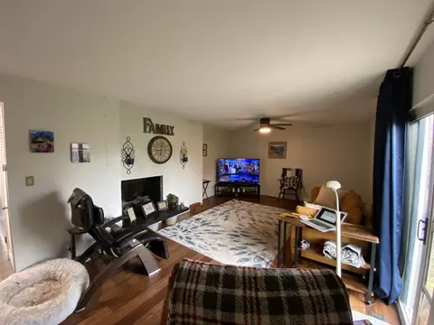 Living - 1230 E Calumet St, Centralia, IL 62801 photo 2 of 2