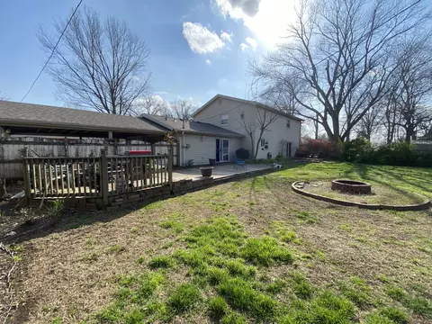 Exterior - 1230 E Calumet St, Centralia, IL 62801 photo 5 of 5