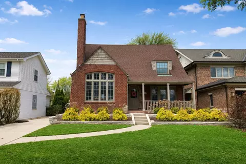110 Joyce Pl, Park Ridge, IL 60068