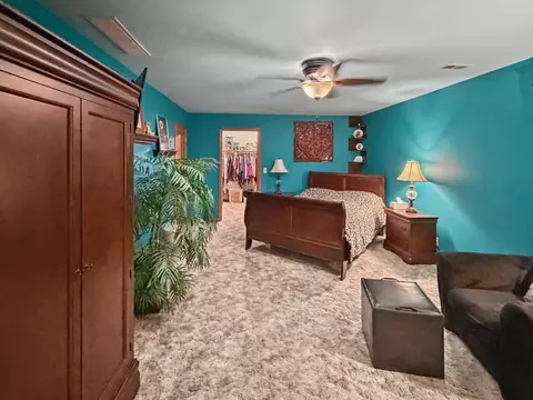Bedroom - 167 N Eagle Island Rd, Kankakee, IL 60901 photo 2 of 3