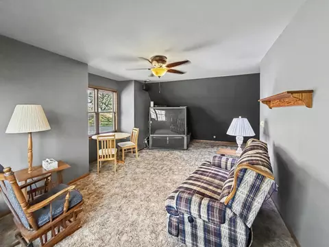 Living - 167 N Eagle Island Rd, Kankakee, IL 60901 photo 8 of 8
