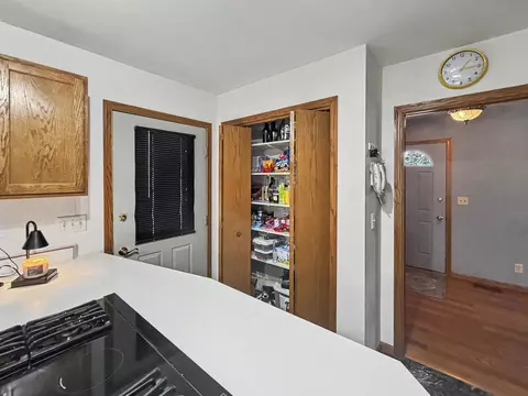 Kitchen - 167 N Eagle Island Rd, Kankakee, IL 60901 photo 3 of 5