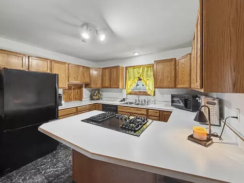 Kitchen - 167 N Eagle Island Rd, Kankakee, IL 60901 photo 5 of 5