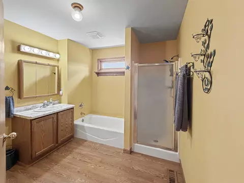 Bath - 167 N Eagle Island Rd, Kankakee, IL 60901 photo 1 of 3