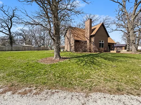 Exterior - 167 N Eagle Island Rd, Kankakee, IL 60901 photo 7 of 12