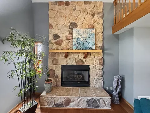 Living - 167 N Eagle Island Rd, Kankakee, IL 60901 photo 3 of 8