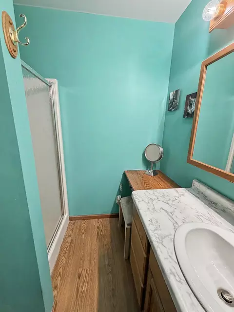 Bath - 167 N Eagle Island Rd, Kankakee, IL 60901 photo 2 of 3
