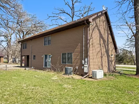 Exterior - 167 N Eagle Island Rd, Kankakee, IL 60901 photo 11 of 12