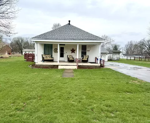 211 N Union St, Yates City, IL 61572