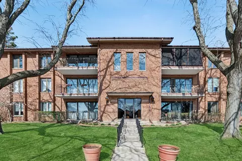 9906 Shady Ln #3SW, Orland Park, IL 60462