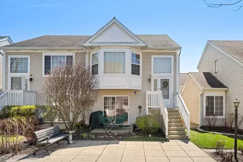 317 Hidden Creek Ln #317, North Aurora, IL 60542