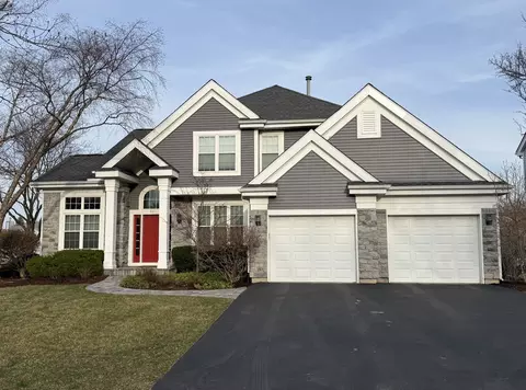 711 Foxmoor Ln, Lake Zurich, IL 60047