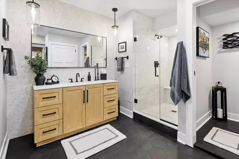 Bath - 175 E Delaware Pl #7304, Chicago, IL 60611 photo 1 of 3