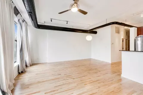 Living - 1069 W 14th Pl #228, Chicago, IL 60608 photo 3 of 4