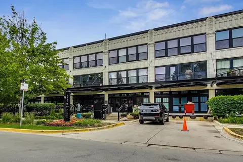 1069 W 14th Pl #228, Chicago, IL 60608