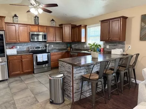 Kitchen - 911 E Stotlar St, Herrin, IL 62948 photo 1 of 3