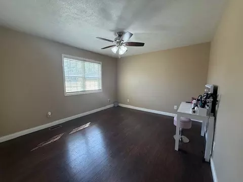 Bedroom - 911 E Stotlar St, Herrin, IL 62948 photo 3 of 4