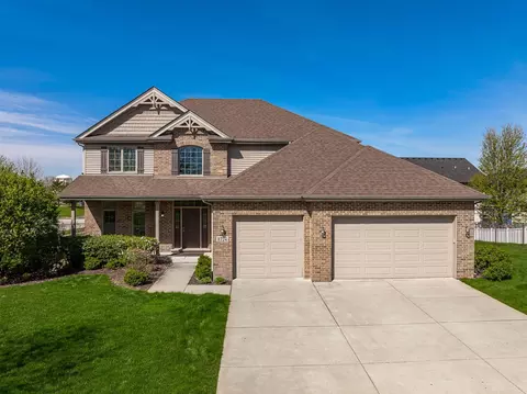 8724 Coventry Dr, Woodridge, IL 60517