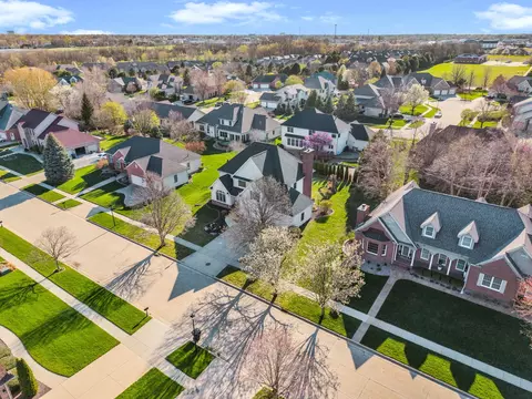 View/Area - 2106 Foxtail Rd, Bloomington, IL 61704 photo 2 of 11