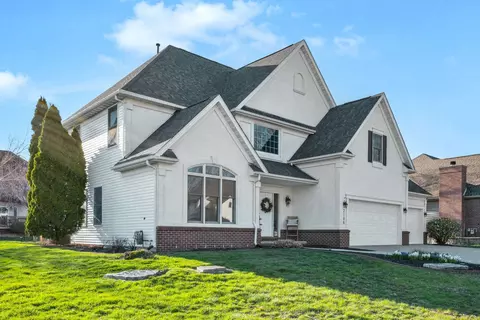 Exterior - 2106 Foxtail Rd, Bloomington, IL 61704 photo 3 of 8