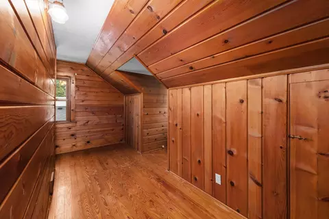 Bedroom - 925 24th St, Moline, IL 61265 photo 4 of 6
