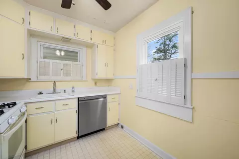 Kitchen - 925 24th St, Moline, IL 61265 photo 3 of 4