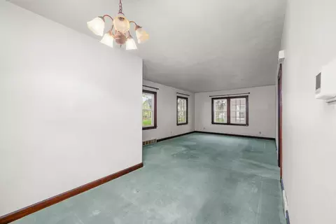 Living - 925 24th St, Moline, IL 61265 photo 4 of 4