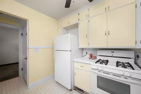 Kitchen - 925 24th St, Moline, IL 61265 photo 4 of 4
