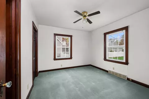 Bedroom - 925 24th St, Moline, IL 61265 photo 1 of 6