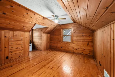 Bedroom - 925 24th St, Moline, IL 61265 photo 5 of 6