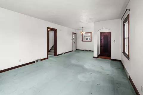 Living - 925 24th St, Moline, IL 61265 photo 2 of 4