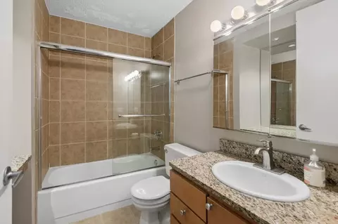 Bath - 30 E Huron St #2204, Chicago, IL 60611 photo 1 of 2