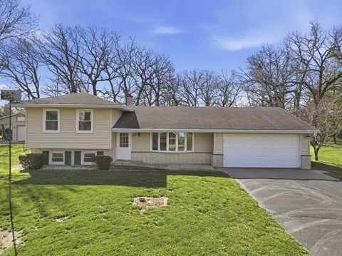 30 W445 Arbor Ln, West Chicago, IL 60185