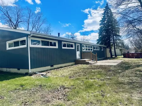 1111 N Bell Ave, Pontiac, IL 61764