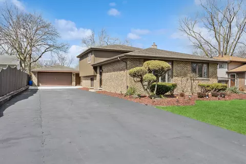 15730 Lamon Ave, Oak Forest, IL 60452