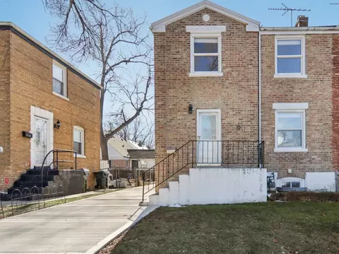 4208 Oak St, Bellwood, IL 60104