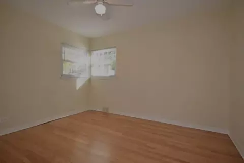 Bedroom - 144 E Quincy St, Riverside, IL 60546 photo 1 of 2