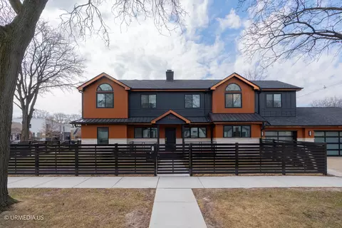 7100 N Sioux Ave, Chicago, IL 60646
