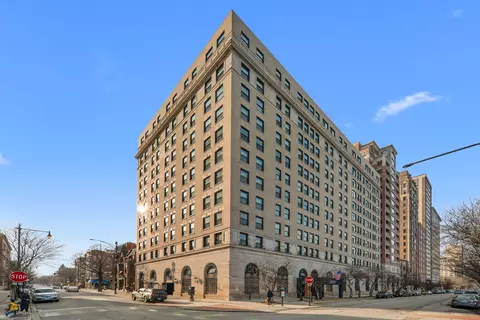 2100 N Lincoln Park W #8DN, Chicago, IL 60614