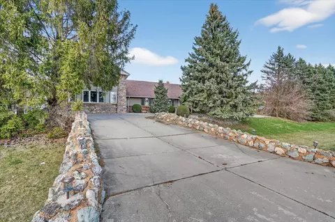 5992 Palisades Pkwy, Rockford, IL 61109