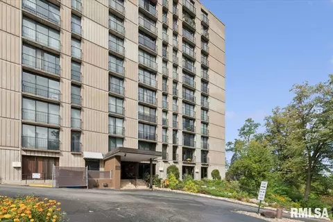 1800 7th St #2A, East Moline, IL 61244