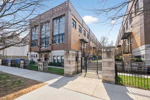 2060 N Stave St #2, Chicago, IL 60647