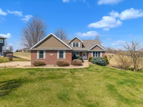 27090 238th St, Le Claire, IA 52753
