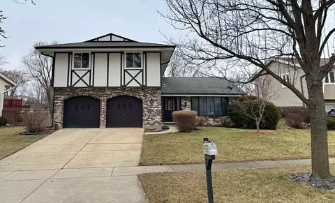 1166 Saylesville Ln, Schaumburg, IL 60193