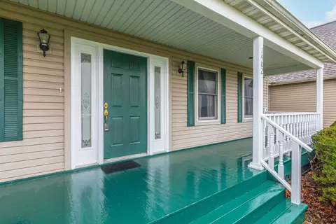 Exterior - 1402 E Indiana Ave, Pontiac, IL 61764 photo 14 of 16