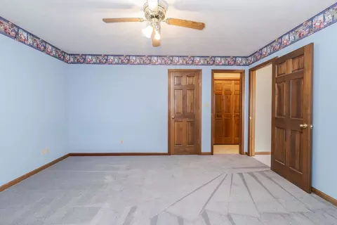 Bedroom - 1402 E Indiana Ave, Pontiac, IL 61764 photo 8 of 9