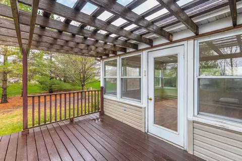 Exterior - 1402 E Indiana Ave, Pontiac, IL 61764 photo 5 of 16