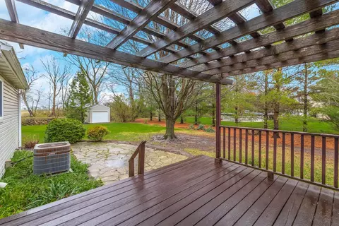 Exterior - 1402 E Indiana Ave, Pontiac, IL 61764 photo 6 of 16